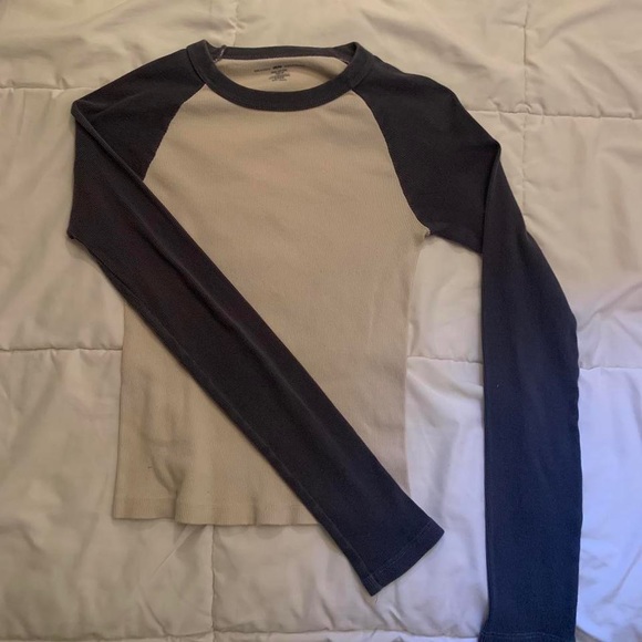 adorable blue/grey and white baseball brandy melville tee⭐️ - Picture 1 of 1